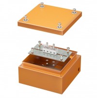 DKC Коробка стальная FS с гладкими стенками и клеммниками, IP66, 150х150х80 мм, 4р, 450V, 6A, 4 мм2 FSB30404 фото