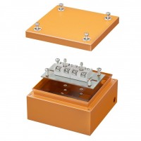 DKC Коробка стальная FS с гладкими стенками и клеммниками,  IP66, 150х150х80 мм, 4р, 450V, 32A, 10 мм2, нерж.контакт FSK30410 фото