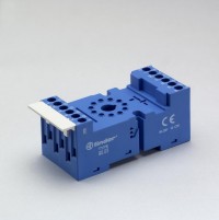 Finder Синяя Розетка с винтовыми клеммами (с зажимной клетью) для реле 60.12, таймера 88.12; применяются модули 86.00, 86.30, 99.02; в комплекте метал 9002SMA фото