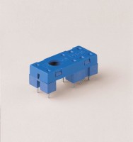 Finder Розетка для монтажа на плате для реле 40.51, 40.52, 40.61, 40.62; в комплекте металлическая клипса 095.51; версия: синий цвет 95152SMA фото